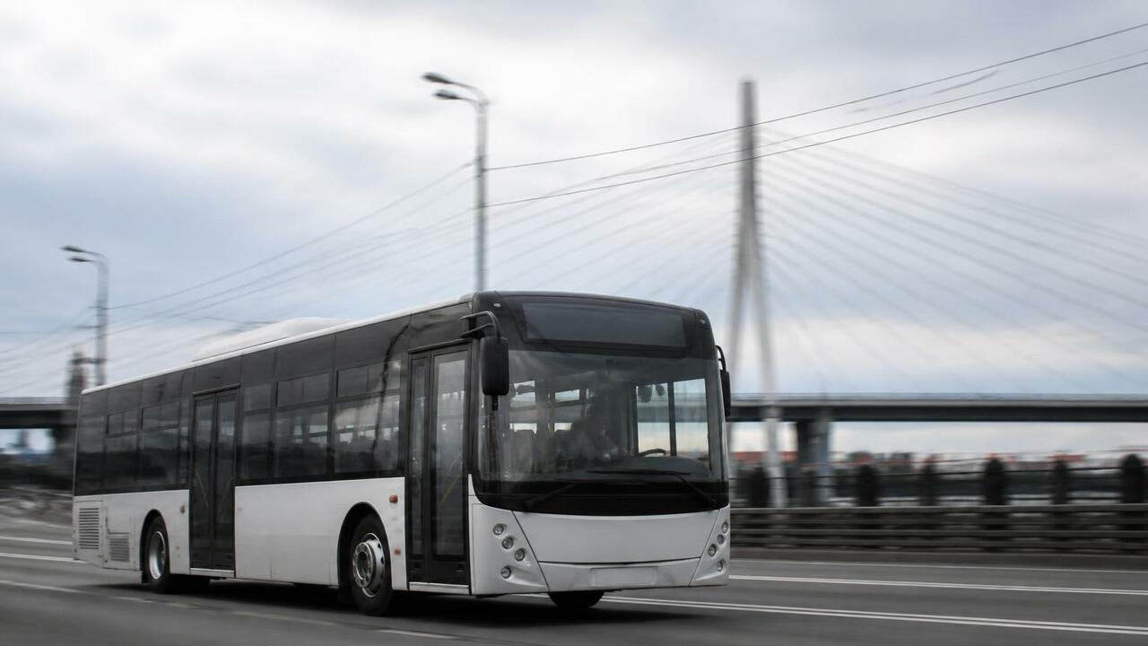 В Кургане из-за ремонта моста изменят маршруты автобусов 30 августа в Кургане из-за ремонта Чеховского м...