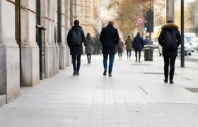 В Кургане за 11 млн рублей заменят плитку на дв...