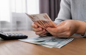 61% россиян высоко оценили свою финансовую грам...